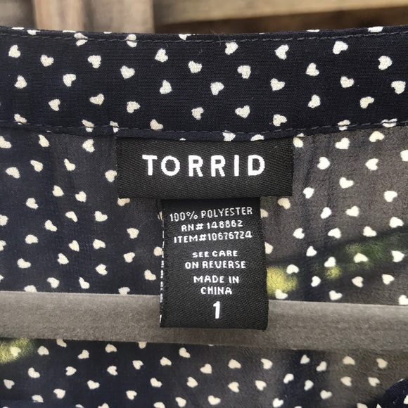 Torrid blouse size 1 - Picture 2 of 4